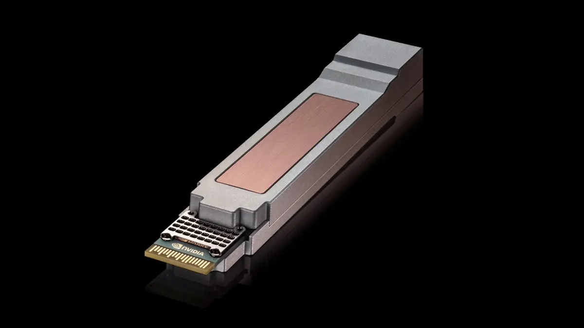 NVIDIAとCisco(シスコ)、1レーン400Gb/sの光モジュール規格「USFP」を発表──OSFPサイズで12.8Tb/s、200Gb/sレーン品比で帯域密度4倍・電力効率約1.3倍をうたう計画段階の新規格